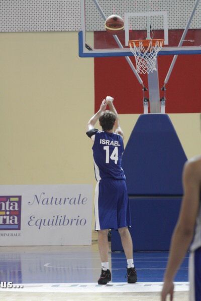 110918 basket 087_tn.jpg